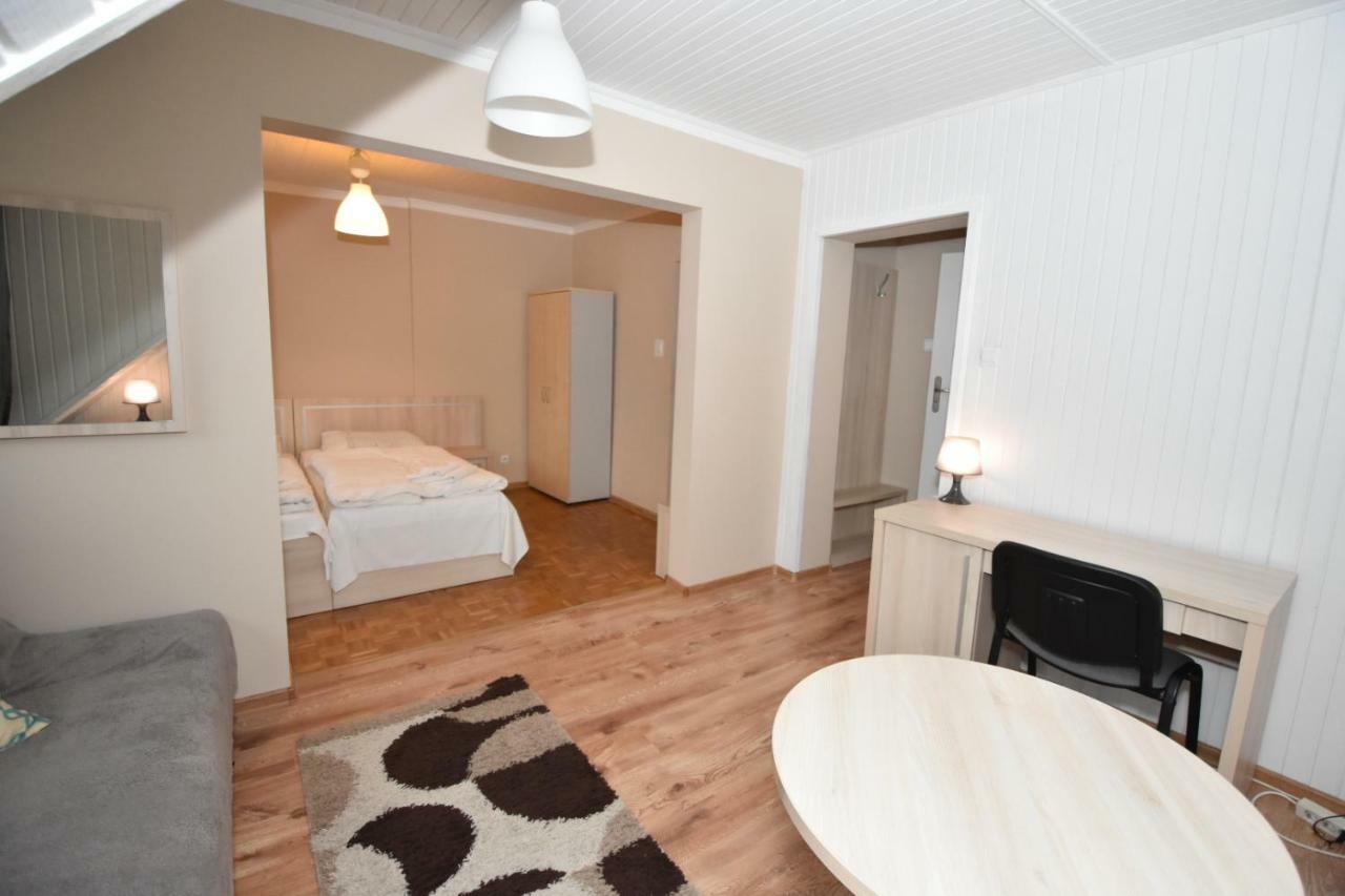 Zielone Pokoje Zielona Góra Exteriör bild